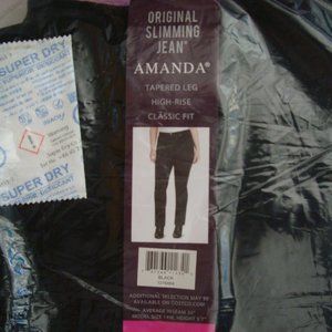 High-Rise Classic Fit Black Jean 22W